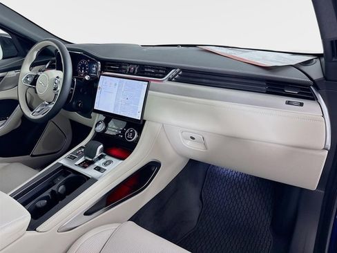 New 2026 Jaguar F-PACE R-Dynamic S image 30