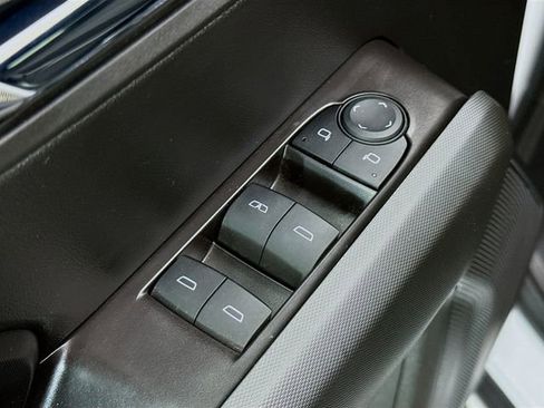 Used 2024 Chevrolet Colorado LT w/ LT Convenience Package image 21