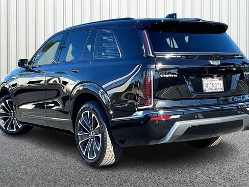 Used 2026 Cadillac Vistiq Sport image 24