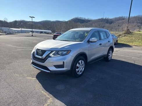 Used 2019 Nissan Rogue S image 4