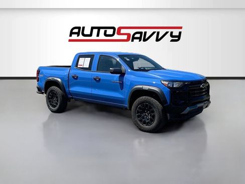 Used 2025 Chevrolet Colorado Trail Boss AWD/4WD image 1