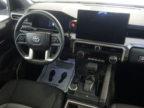 Certified 2025 Toyota Tacoma TRD Off-Road AWD/4WD image 26