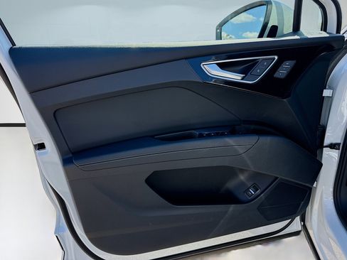 Used 2023 Audi Q4 e-tron Premium w/ Convenience Package image 21