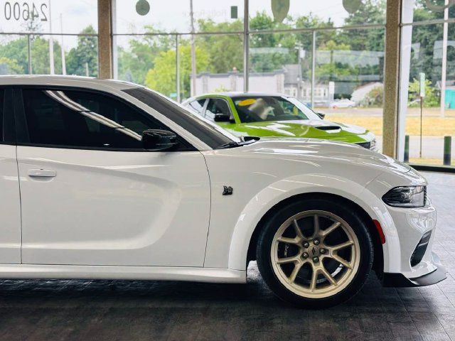 Used 2023 Dodge Charger Scat Pack RWD image 5