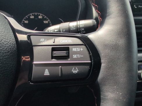 Used 2025 Honda Pilot TrailSport image 17
