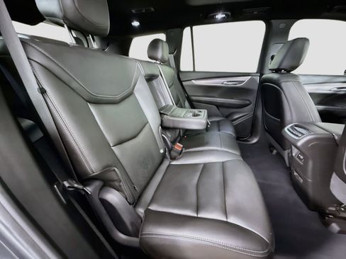 Used 2021 Cadillac XT6 Luxury FWD image 30