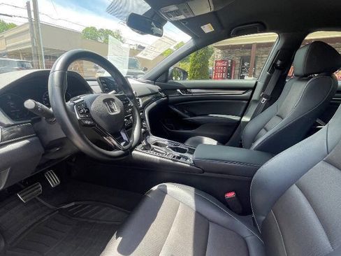 Used 2018 Honda Accord Sport image 14