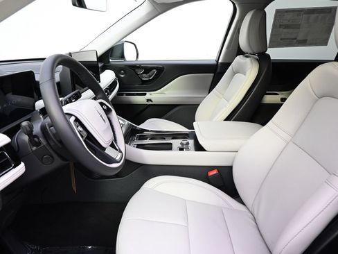 New 2026 Lincoln Aviator AWD image 13