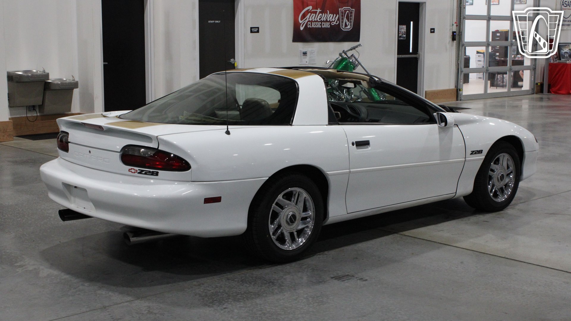 Used 1996 Chevrolet Camaro Z28 RWD image 16