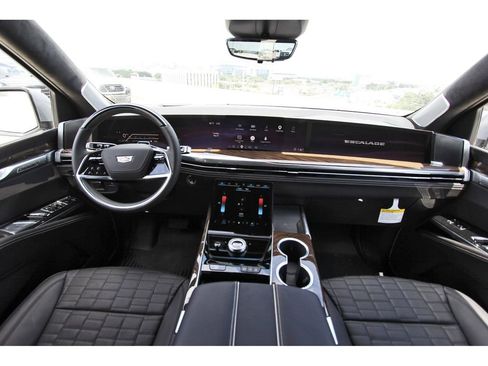 New 2026 Cadillac Escalade Platinum Sport w/ LPO, ONYX Package AWD/4WD image 9
