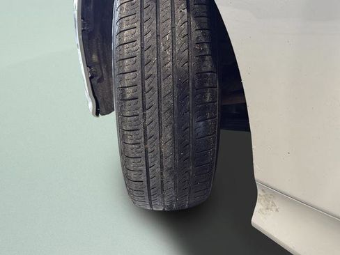 Used 2017 Toyota Prius Three image 24