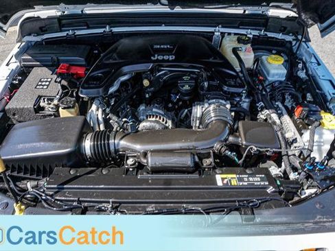 Used 2018 Jeep Wrangler Unlimited Sahara w/ LED Lighting Group image 36