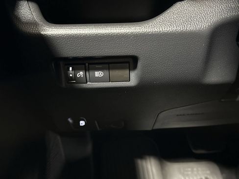 Used 2023 Toyota RAV4 LE AWD/4WD image 18