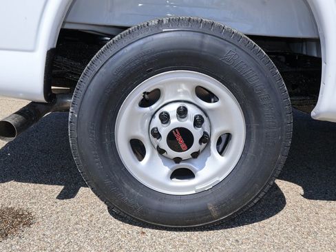 New 2026 GMC Savana 2500 image 24