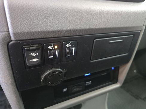 Used 2017 Toyota Sienna XLE image 33