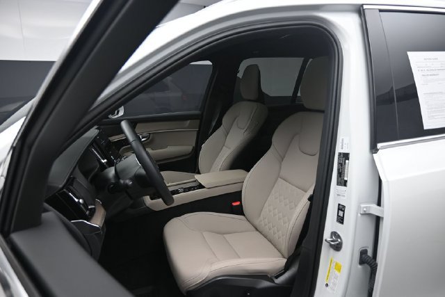 Used 2026 Volvo XC90 B6 Plus w/ Protection Package Premier AWD/4WD image 16