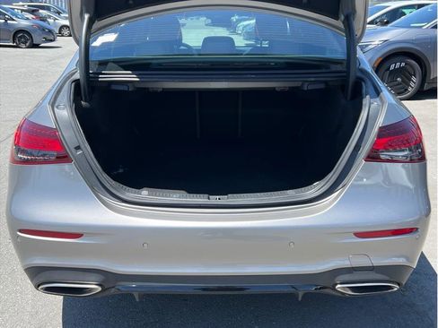 Used 2022 Mercedes-Benz E 350 Sedan image 5