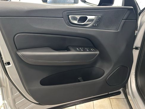 Used 2025 Volvo XC60 B5 Plus AWD/4WD image 21