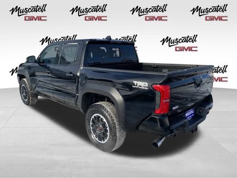 Used 2025 Toyota Tacoma TRD Sport image 4