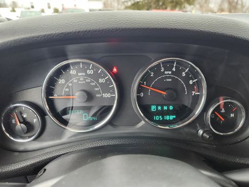 Used 2017 Jeep Wrangler Unlimited Sahara image 27