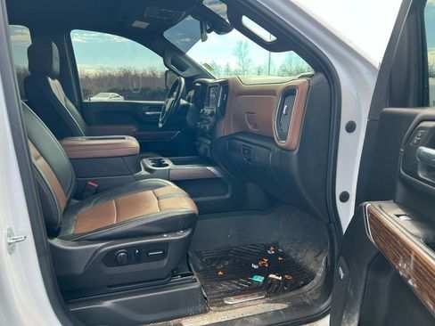 Used 2022 Chevrolet Silverado 2500 High Country w/ Safety Package II image 10