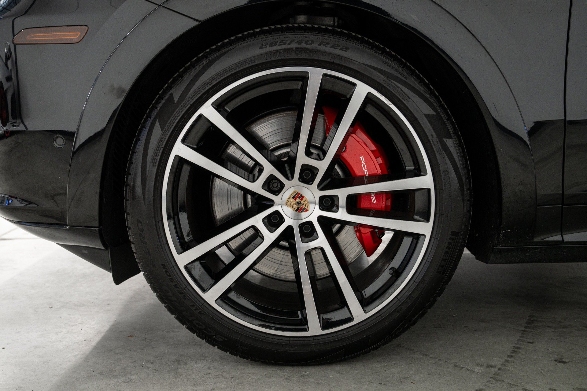 Used 2025 Porsche Cayenne GTS AWD/4WD image 9
