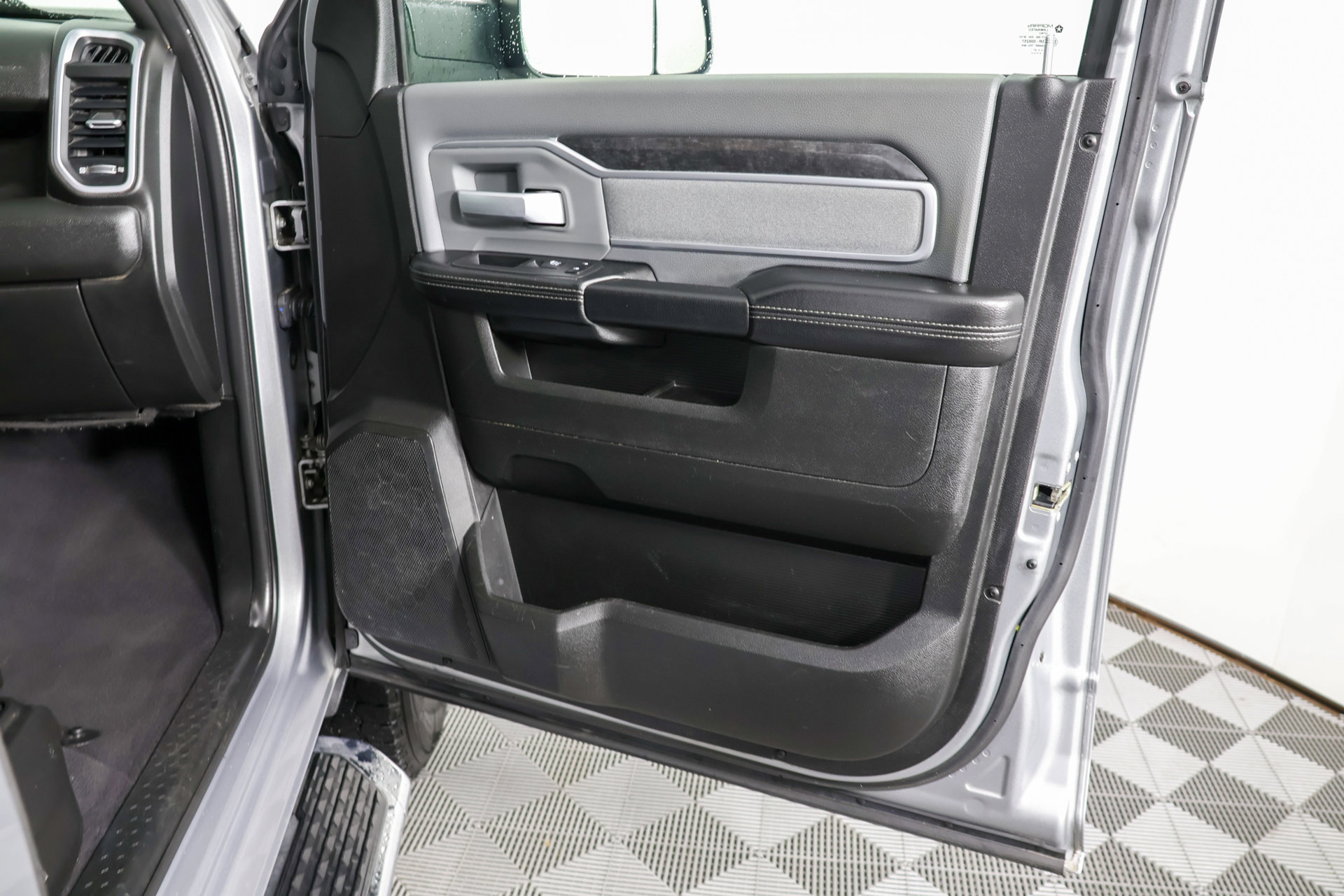 Used 2021 RAM 2500 Big Horn AWD/4WD image 36