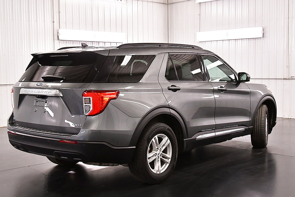 Used 2024 Ford Explorer XLT AWD/4WD image 8