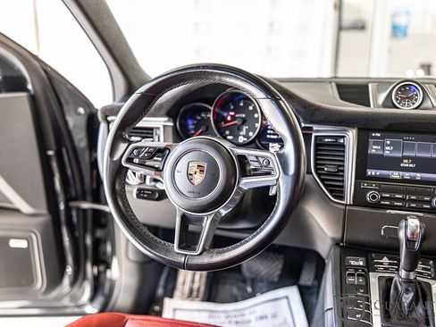 Used 2018 Porsche Macan GTS w/ Premium Package Plus image 38