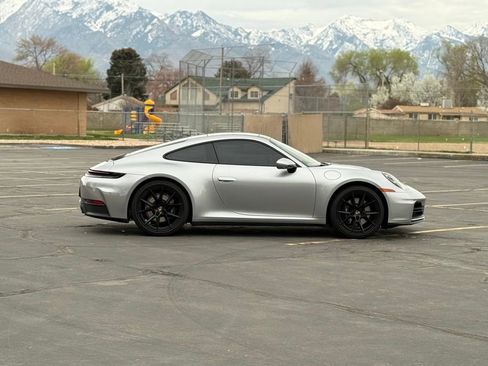 Used 2025 Porsche 911 Carrera image 4