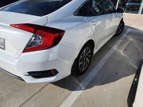 Used 2018 Honda Civic EX image 19