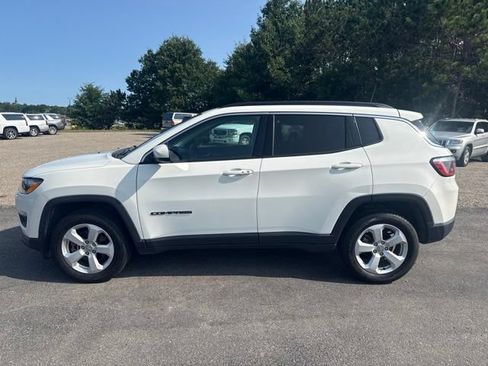 Used 2019 Jeep Compass Latitude AWD/4WD image 9