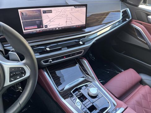 Used 2025 BMW X6 xDrive40i w/ Executive Package image 13