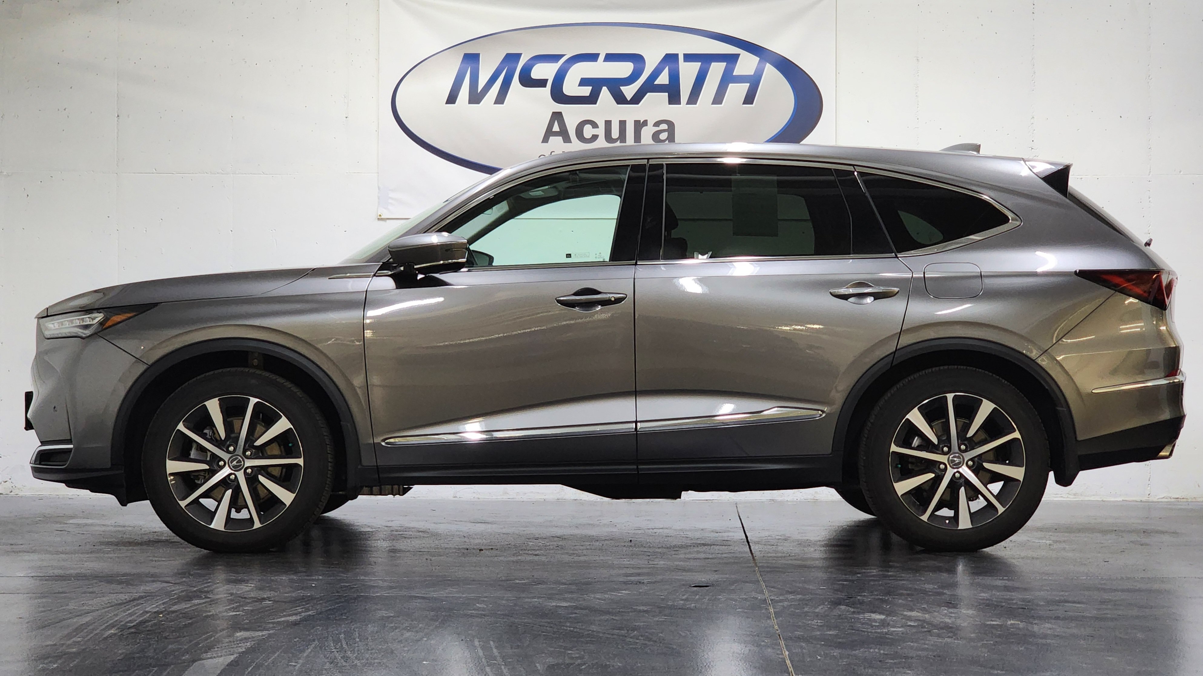Certified 2025 Acura MDX w/ Technology Package AWD/4WD image 11