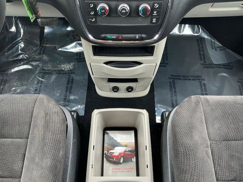 Used 2013 Dodge Grand Caravan SXT FWD image 20