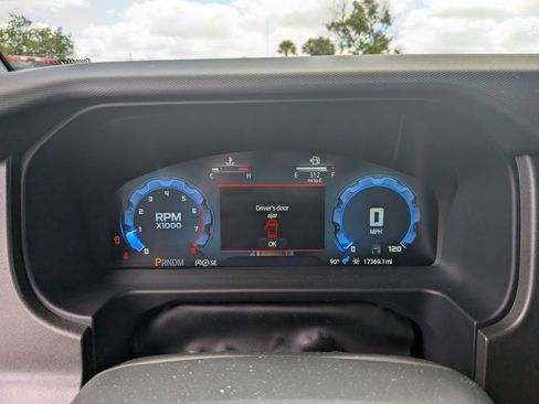 Used 2025 Ford Bronco Badlands image 33