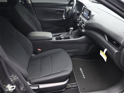 Used 2025 Nissan Sentra S image 34