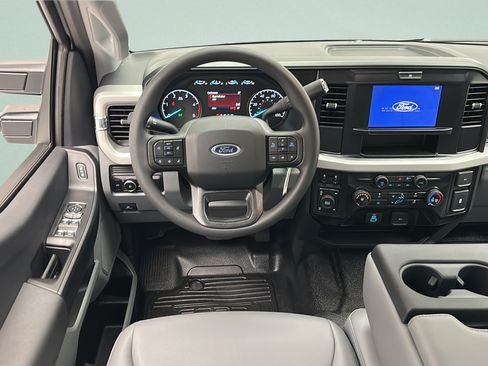 New 2026 Ford F250 XL w/ XL Chrome Package AWD/4WD image 10