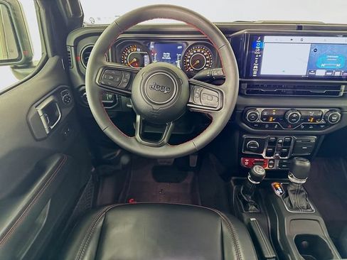 Used 2024 Jeep Gladiator Rubicon AWD/4WD image 26