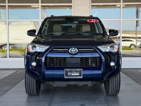 Used 2022 Toyota 4Runner SR5 Premium w/ Moonroof Package RWD image 4