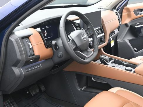New 2026 Nissan Pathfinder Platinum AWD/4WD image 7