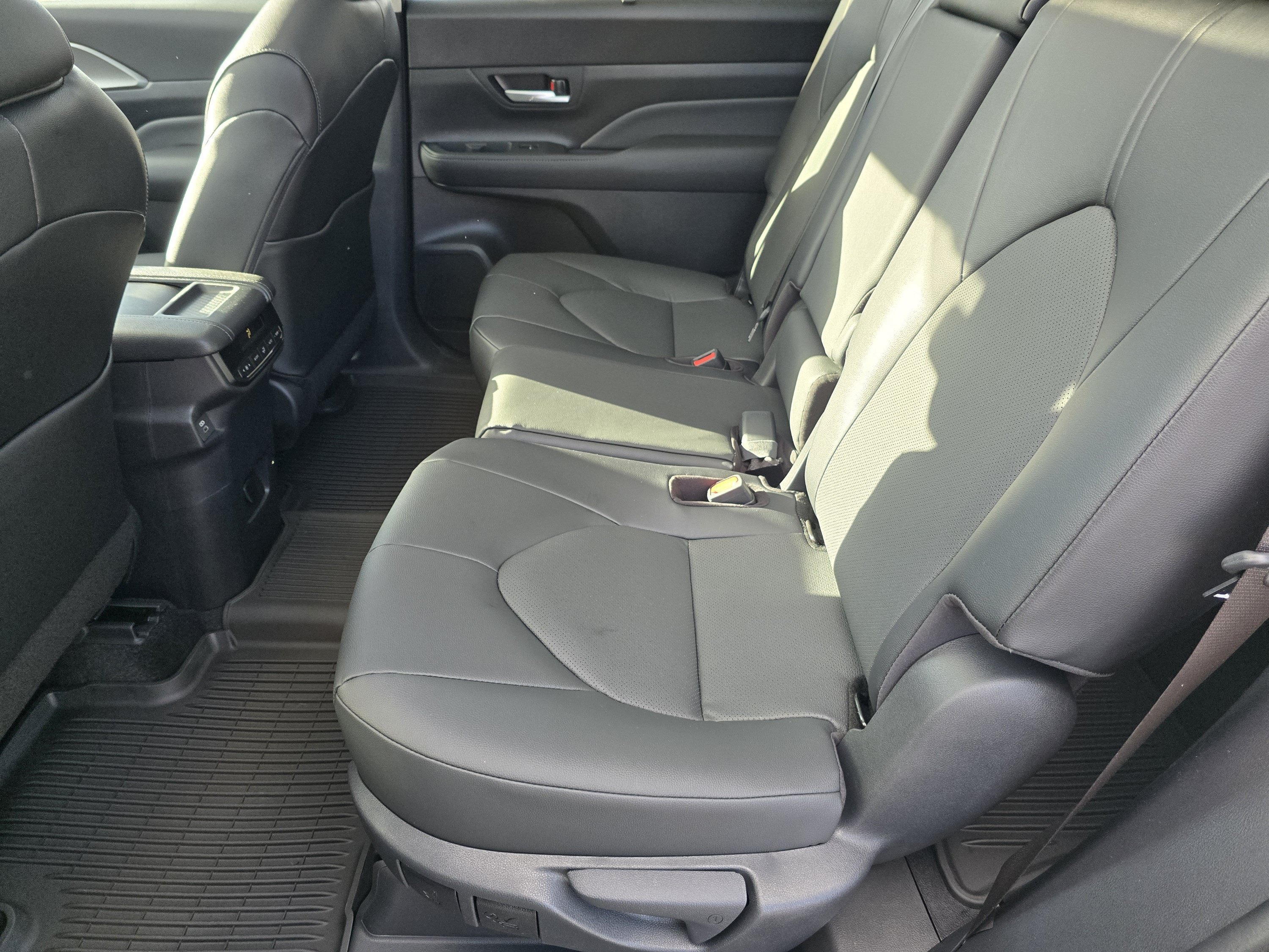 New 2026 Toyota Grand Highlander XLE FWD image 6