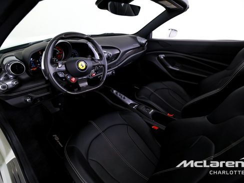 Used 2022 Ferrari F8 Tributo RWD image 13