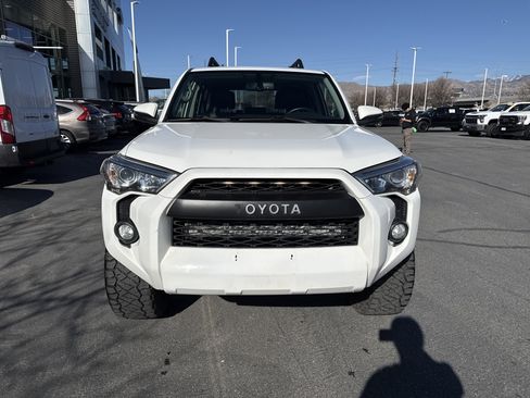 Used 2016 Toyota 4Runner SR5 image 8