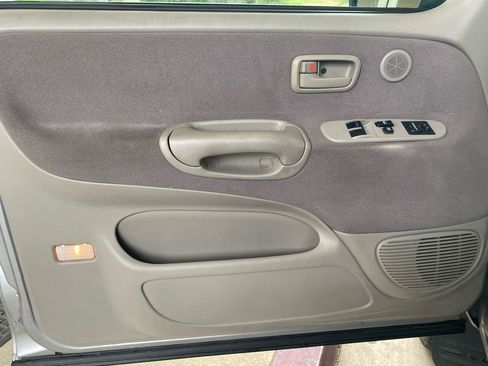 Used 2002 Toyota Tundra SR5 RWD image 9