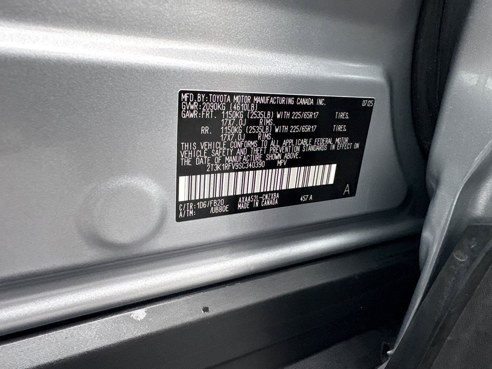 Used 2025 Toyota RAV4 LE FWD image 31