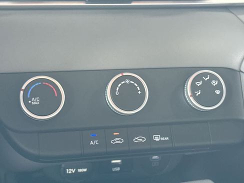 Used 2025 Hyundai Elantra SE FWD image 20
