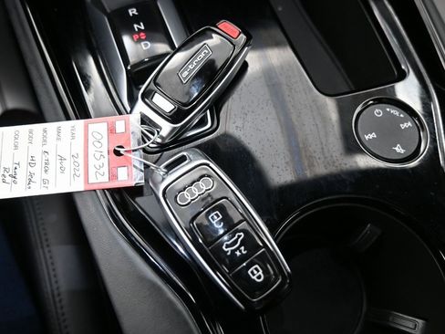 Used 2022 Audi e-tron GT Prestige w/ Prestige Package image 10