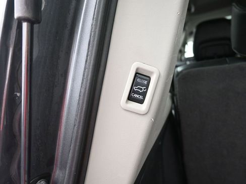 Used 2012 Nissan Armada Platinum image 25