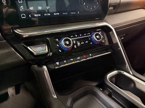 Used 2024 GMC Sierra 3500 Denali w/ Denali Reserve Package image 79